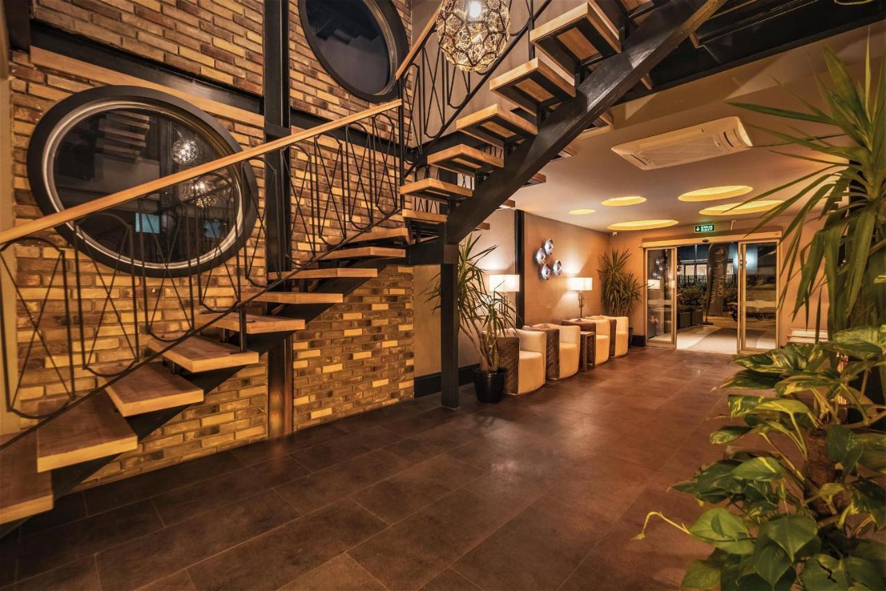 Hotel Marina Bay Goecek Zewnętrze zdjęcie
